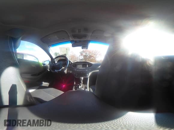 ✅ 2018 Hyundai Ioniq Limited • VIN: KMHC05LC0JU083970 • Lot: 40954180. Wystawiony na IAAI z przebiegiem 110 408 mil. Bezpłatny archiwum sprzedaży aukcyjnych z USA i szczegółowy raport historii pojazdu na DreamBid. Zdjęcie 18.