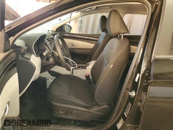 ✅ 2024 Hyundai Tucson SEL • VIN: 5NMJB3DE3RH344747 • Lot: 80947214. Wystawiony na Copart z przebiegiem 21 603 mil. Bezpłatny archiwum sprzedaży aukcyjnych z USA i szczegółowy raport historii pojazdu na DreamBid. Zdjęcie 7.