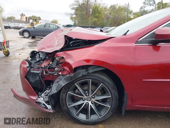 ✅ 2015 Toyota Camry XLE • VIN: 4T1BF1FK4FU998091 • Лот: 43544341. Опубликован ранее на IAAI с пробегом 163 543 миль. Бесплатный доступ к архиву аукционных продаж из США и подробный отчёт об истории автомобиля на DreamBid. Изображение 6.