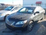 ✅ 2007 Toyota Camry • VIN: JTNBB46K573032207 • Lot: 43642652. Wystawiony na IAAI z przebiegiem 188 164 mil. Bezpłatny archiwum sprzedaży aukcyjnych z USA i szczegółowy raport historii pojazdu na DreamBid. Zdjęcie 2.