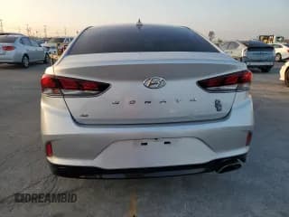 ✅ 2018 Hyundai Sonata SE • VIN: 5NPE24AF5JH705973 • Лот: 91629055. Опубликован ранее на Copart с пробегом 93 930 миль. Бесплатный доступ к архиву аукционных продаж из США и подробный отчёт об истории автомобиля на DreamBid. Изображение 6.