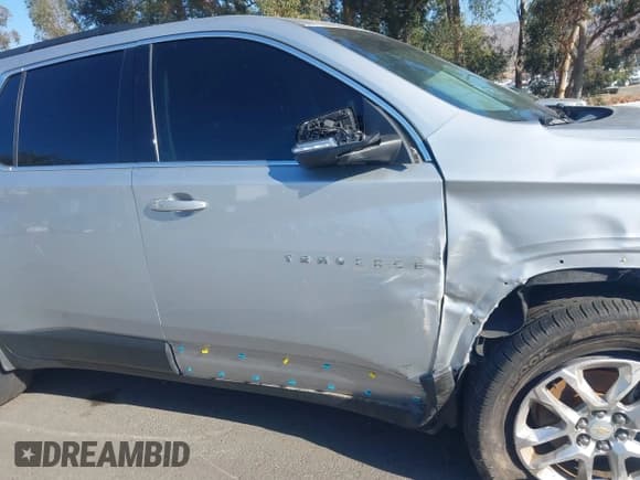 ✅ 2021 Chevrolet Traverse LT Cloth • VIN: 1GNEVGKW1MJ230154 • Lot: 43524907. Wystawiony na IAAI z przebiegiem 49 312 mil. Bezpłatny archiwum sprzedaży aukcyjnych z USA i szczegółowy raport historii pojazdu na DreamBid. Zdjęcie 6.