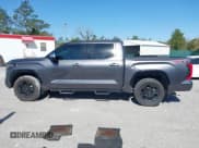 ✅ 2022 Toyota Tundra 1794 Edition • VIN: 5TFMA5DB9NX015571 • Lot: 41730283. Wystawiony na IAAI z przebiegiem 76 429 mil. Bezpłatny archiwum sprzedaży aukcyjnych z USA i szczegółowy raport historii pojazdu na DreamBid. Zdjęcie 14.