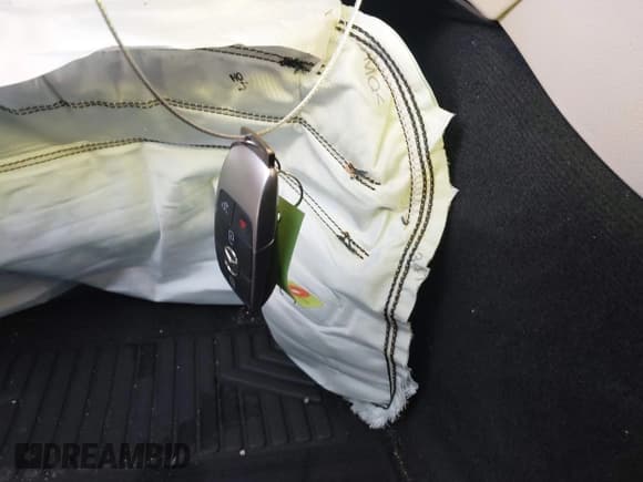 ✅ 2021 Mercedes-Benz GLC 300 • VIN: W1N0G8DB9MF966414 • Lot: 42984718. Listed on IAAI with Not provided. Free auction sales archive from the USA and detailed vehicle history report at DreamBid. Image 11.