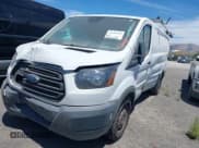 ✅ 2018 Ford Transit • VIN: 1FTYE1YM3JKA17401 • Lot: 41692518. Wystawiony na IAAI z przebiegiem 145 472 mil. Bezpłatny archiwum sprzedaży aukcyjnych z USA i szczegółowy raport historii pojazdu na DreamBid. Zdjęcie 2.