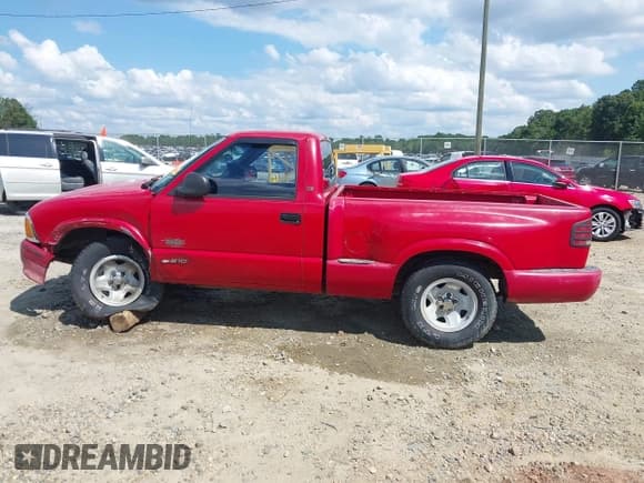 ✅ 1997 Chevrolet S-10 • VIN: 1GCCS14X9V8104693 • Лот: 42756874. Опубликован ранее на IAAI с пробегом 208 810 миль. Бесплатный доступ к архиву аукционных продаж из США и подробный отчёт об истории автомобиля на DreamBid. Изображение 14.