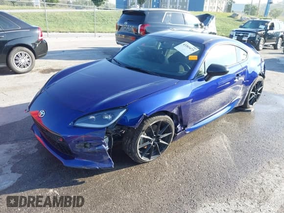 ✅ 2024 Toyota 86 Premium • VIN: JF1ZNBE12R9752772 • Лот: 43303473. Опубликован ранее на IAAI с пробегом 15 665 миль. Бесплатный доступ к архиву аукционных продаж из США и подробный отчёт об истории автомобиля на DreamBid. Изображение 18.