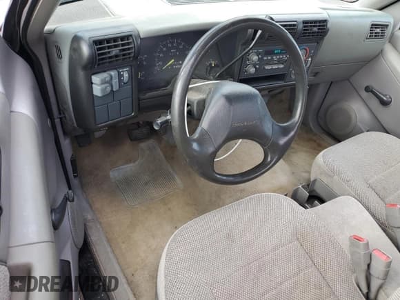 ✅ 1994 Chevrolet S-10 • VIN: 1GCCS1442RK164975 • Лот: 55217365. Опубликован ранее на Copart с пробегом 145 955 миль. Бесплатный доступ к архиву аукционных продаж из США и подробный отчёт об истории автомобиля на DreamBid. Изображение 8.