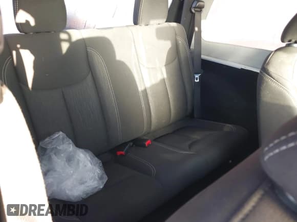 ✅ 2018 Jeep Wrangler Sahara • VIN: 1C4AJWBG2JL821132 • Lot: 42523688. Listed on IAAI with 86,244 mi. Free auction sales archive from the USA and detailed vehicle history report at DreamBid. Image 8.