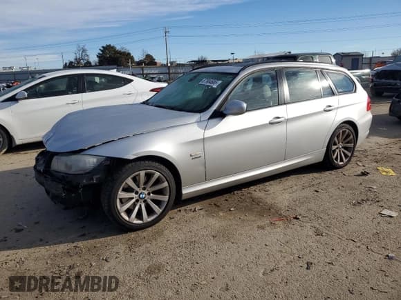 ✅ 2012 BMW 3 Series 328i xDrive • VIN: WBAUU3C5XCA543169 • Lot: 87904685. Listed on Copart with 224,245 mi. Free auction sales archive from the USA and detailed vehicle history report at DreamBid. Image 1.