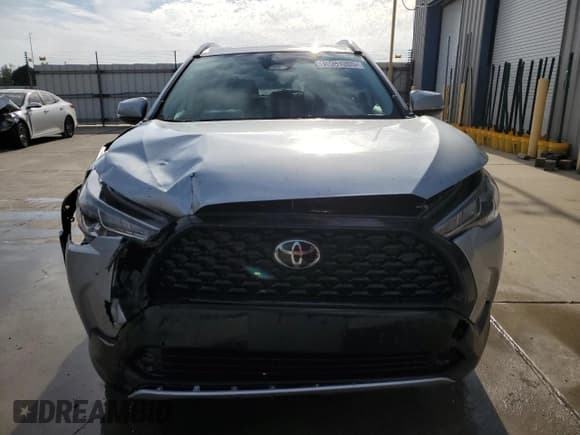 ✅ 2024 Toyota Corolla Cross LE • VIN: 7MUCAAAG0RV106699 • Lot: 84961805. Listed on Copart with 6,627 mi. Free auction sales archive from the USA and detailed vehicle history report at DreamBid. Image 5.