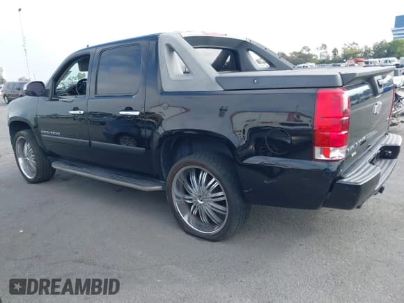 ✅ 2008 Chevrolet Avalanche LTZ • VIN: 3GNEC12038G146276 • Lot: 40596759. Listed on IAAI with Not provided. Free auction sales archive from the USA and detailed vehicle history report at DreamBid. Image 13.