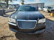 ✅ 2014 Chrysler 300 C • VIN: 2C3CCAET0EH117694 • Лот: 85689575. Опубликован ранее на Copart с пробегом 153 331 миль. Бесплатный доступ к архиву аукционных продаж из США и подробный отчёт об истории автомобиля на DreamBid. Изображение 5.