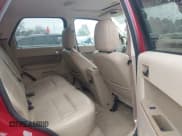 ✅ 2011 Ford Escape Limited • VIN: 1FMCU0E71BKB39130 • Lot: 41283026. Wystawiony na IAAI z przebiegiem 221 317 mil. Bezpłatny archiwum sprzedaży aukcyjnych z USA i szczegółowy raport historii pojazdu na DreamBid. Zdjęcie 8.