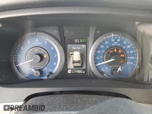 ✅ 2018 Toyota Sienna XLE Auto Access Seat • VIN: 5TDYZ3DC3JS925711 • Lot: 86405475. Listed on Copart with 119,052 mi. Free auction sales archive from the USA and detailed vehicle history report at DreamBid. Image 9.