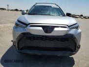 ✅ 2024 Toyota Corolla Cross Hybrid S • VIN: 7MUFBABG3RV060360 • Lot: 68565355. Wystawiony na Copart z przebiegiem 13 637 mil. Bezpłatny archiwum sprzedaży aukcyjnych z USA i szczegółowy raport historii pojazdu na DreamBid. Zdjęcie 5.