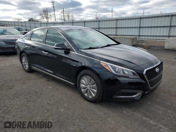 ✅ 2016 Hyundai Sonata SE • VIN: KMHE24L18GA025627 • Лот: 70161692. Опубликован ранее на Copart с пробегом 176 228 миль. Бесплатный доступ к архиву аукционных продаж из США и подробный отчёт об истории автомобиля на DreamBid. Изображение 4.