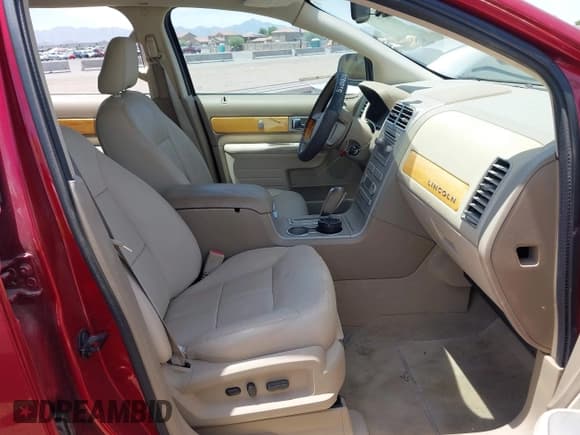 ✅ 2007 Lincoln MKX • VIN: 2LMDU88C87BJ05848 • Lot: 42354735. Wystawiony na IAAI z przebiegiem 142 262 mil. Bezpłatny archiwum sprzedaży aukcyjnych z USA i szczegółowy raport historii pojazdu na DreamBid. Zdjęcie 5.