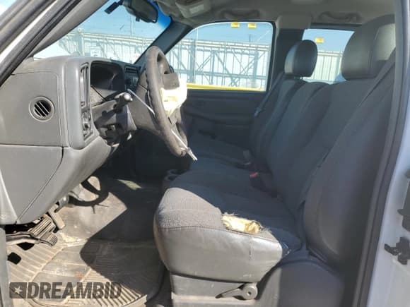 ✅ 2004 GMC Sierra 1500 SLE • VIN: 2GTEC19VX41186464 • Лот: 86314465. Опубликован ранее на Copart с пробегом 177 402 миль. Бесплатный доступ к архиву аукционных продаж из США и подробный отчёт об истории автомобиля на DreamBid. Изображение 7.