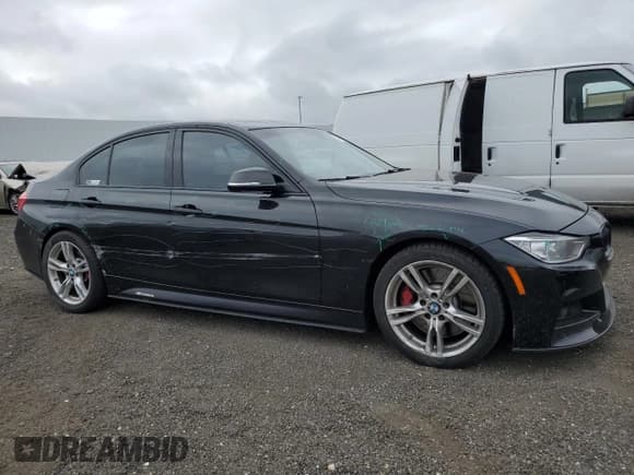 ✅ 2015 BMW 3 Series 335i • VIN: WBA3A9G55FNS66199 • Lot: 67409605. Wystawiony na Copart z przebiegiem 82 042 mil. Bezpłatny archiwum sprzedaży aukcyjnych z USA i szczegółowy raport historii pojazdu na DreamBid. Zdjęcie 4.