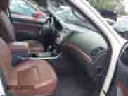 2012 Hyundai Veracruz Limited с VIN KM8NUDCC1CU184977, выставлен на аукционе IAAI как лот 42854607 с пробегом 169 898 миль миль и . История ставок и продаж доступна на DreamBid. Изображение 5.