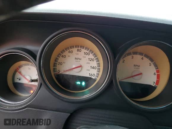 2010 Dodge Challenger R/T Classic z VIN 2B3CJ5DT2AH314131, wystawiony jako Copart lot #71792124 z przebiegiem Nie podano mil oraz Czysty tytuł • Clean title. Historia ofert i sprzedaży dostępna na DreamBid. Obrazek 9.