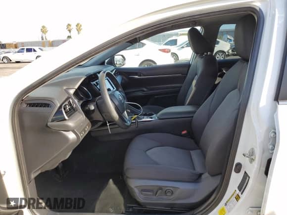 2020 Toyota Camry Hybrid LE with VIN 4T1C31AK6LU019896, listed as a Copart auction lot 81280005 with 61,000 mi miles and Salvage title. Bid and sale history available at DreamBid. Image 7.
