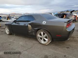 ✅ 2009 Dodge Challenger R/T • VIN: 2B3LJ54T19H542696 • Lot: 82454434. Wystawiony na Copart z przebiegiem 141 889 mil. Bezpłatny archiwum sprzedaży aukcyjnych z USA i szczegółowy raport historii pojazdu na DreamBid. Zdjęcie 2.