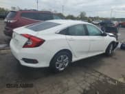 ✅ 2017 Honda Civic LX • VIN: 19XFC2F56HE032583 • Lot: 81616255. Wystawiony na Copart z przebiegiem 86 058 mil. Bezpłatny archiwum sprzedaży aukcyjnych z USA i szczegółowy raport historii pojazdu na DreamBid. Zdjęcie 3.