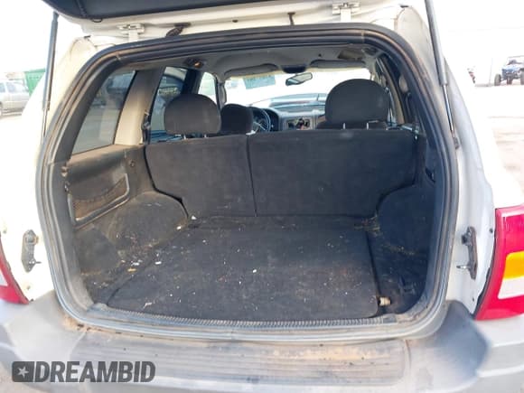 ✅ 2002 Jeep Grand Cherokee Laredo • VIN: 1J4GX48N82C186688 • Lot: 43657283. Listed on IAAI with 214,970 mi. Free auction sales archive from the USA and detailed vehicle history report at DreamBid. Image 18.