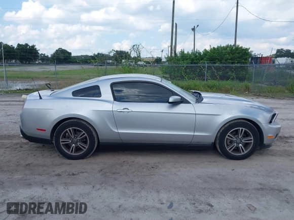 ✅ 2011 Ford Mustang V6 • VIN: 1ZVBP8AMXB5166226 • Lot: 40377235. Listed on IAAI with 111,198 mi. Free auction sales archive from the USA and detailed vehicle history report at DreamBid. Image 14.