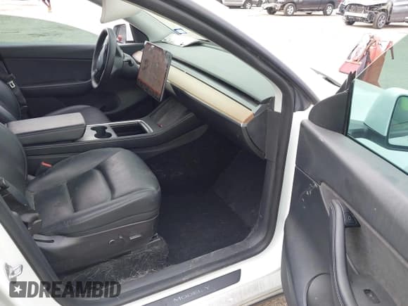 ✅ 2021 Tesla Model Y Standard Range • VIN: 5YJYGDED4MF181662 • Lot: 42406446. Listed on IAAI with 93,566 mi. Free auction sales archive from the USA and detailed vehicle history report at DreamBid. Image 5.