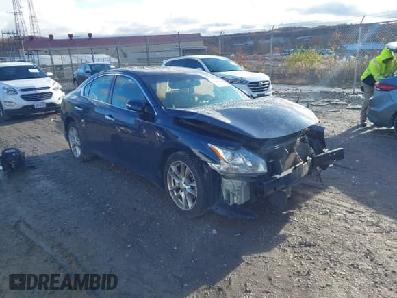 ✅ 2010 Nissan Maxima SV • VIN: 1N4AA5AP9AC809819 • Lot: 43642659. Wystawiony na IAAI z przebiegiem 143 000 mil. Bezpłatny archiwum sprzedaży aukcyjnych z USA i szczegółowy raport historii pojazdu na DreamBid. Zdjęcie 1.