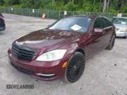 ✅ 2011 Mercedes-Benz S 550 • VIN: WDDNG8GBXBA377669 • Lot: 43324448. Wystawiony na IAAI z przebiegiem 109 925 mil. Bezpłatny archiwum sprzedaży aukcyjnych z USA i szczegółowy raport historii pojazdu na DreamBid. Zdjęcie 2.
