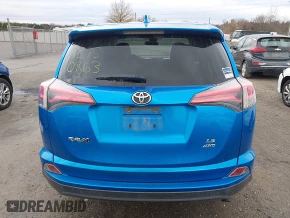 ✅ 2018 Toyota RAV4 LE • VIN: JTMBFREV3JJ195779 • Lot: 43750863. Listed on IAAI with 112,638 mi. Free auction sales archive from the USA and detailed vehicle history report at DreamBid. Image 16.