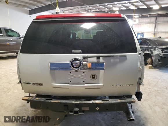 ✅ 2011 Cadillac Escalade ESV Luxury • VIN: 1GYS4HEF0BR140504 • Лот: 68624025. Опубликован ранее на Copart с пробегом 102 756 миль. Бесплатный доступ к архиву аукционных продаж из США и подробный отчёт об истории автомобиля на DreamBid. Изображение 6.