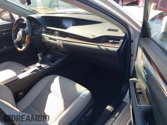 ✅ 2017 Lexus ES 350 • VIN: 58ABK1GG5HU053040 • Lot: 43690117. Listed on IAAI with 65,425 mi. Free auction sales archive from the USA and detailed vehicle history report at DreamBid. Image 5.