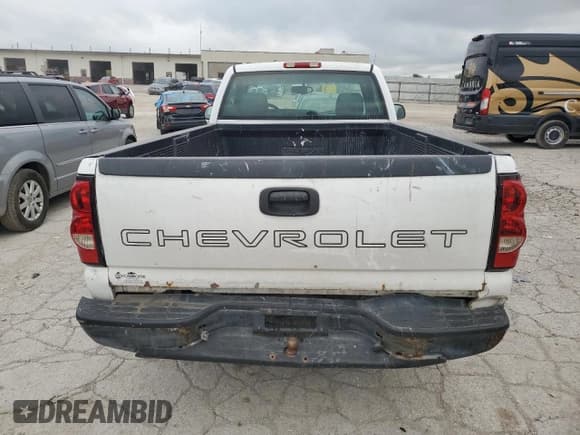 ✅ 2006 Chevrolet Silverado 1500 Work Truck • VIN: 1GCEC14V66E271939 • Лот: 72271074. Опубликован ранее на Copart с пробегом 245 926 миль. Бесплатный доступ к архиву аукционных продаж из США и подробный отчёт об истории автомобиля на DreamBid. Изображение 6.