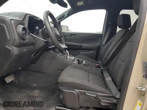 ✅ 2023 Chevrolet Colorado 2WD Work Truck • VIN: 1GCGSBEC4P1261806 • Лот: 77807604. Опубликован ранее на Copart с пробегом 9 159 миль. Бесплатный доступ к архиву аукционных продаж из США и подробный отчёт об истории автомобиля на DreamBid. Изображение 7.