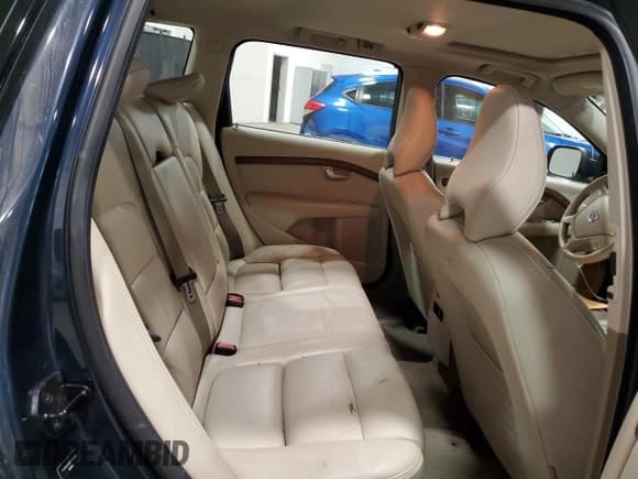 ✅ 2010 Volvo XC70 3.2L • VIN: YV4960BZ8A1079993 • Lot: 89811925. Listed on Copart with 154,430 mi. Free auction sales archive from the USA and detailed vehicle history report at DreamBid. Image 11.