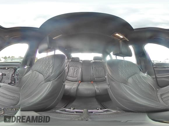 ✅ 2022 BMW 7 Series 750i xDrive • VIN: WBA7U2C01NCK70139 • Lot: 61612135. Wystawiony na Copart z przebiegiem 91 629 mil. Bezpłatny archiwum sprzedaży aukcyjnych z USA i szczegółowy raport historii pojazdu na DreamBid. Zdjęcie 15.