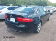 ✅ 2017 Jaguar XE 25t Premium • VIN: SAJAD4BG0HA945502 • Lot: 42568336. Wystawiony na IAAI z przebiegiem 98 996 mil. Bezpłatny archiwum sprzedaży aukcyjnych z USA i szczegółowy raport historii pojazdu na DreamBid. Zdjęcie 4.