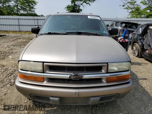2004 Chevrolet Blazer Fleet z VIN 1GNCS13XX4K105491, wystawiony jako Copart lot #59586045 z przebiegiem 122 122 mil mil oraz Czysty tytuł • Clean title. Historia ofert i sprzedaży dostępna na DreamBid. Obrazek 5.