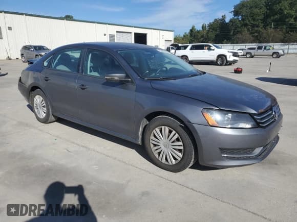 ✅ 2014 Volkswagen Passat S • VIN: 1VWAH7A31EC018475 • Lot: 89483305. Listed on Copart with 105,314 mi. Free auction sales archive from the USA and detailed vehicle history report at DreamBid. Image 4.
