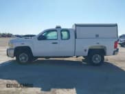 ✅ 2009 Chevrolet Silverado 2500HD Work Truck • VIN: 1GCHC49KX9E143978 • Lot: 43638901. Wystawiony na IAAI z przebiegiem 120 149 mil. Bezpłatny archiwum sprzedaży aukcyjnych z USA i szczegółowy raport historii pojazdu na DreamBid. Zdjęcie 14.