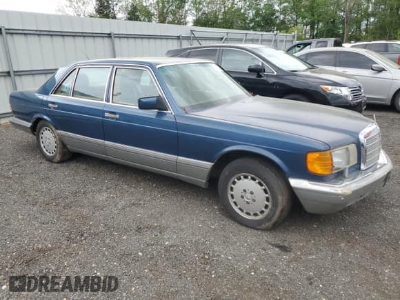 ✅ 1986 Mercedes-Benz 560 • VIN: WDBCA39D7GA260903 • Lot: 54634595. Wystawiony na Copart z przebiegiem 187 942 mil. Bezpłatny archiwum sprzedaży aukcyjnych z USA i szczegółowy raport historii pojazdu na DreamBid. Zdjęcie 4.