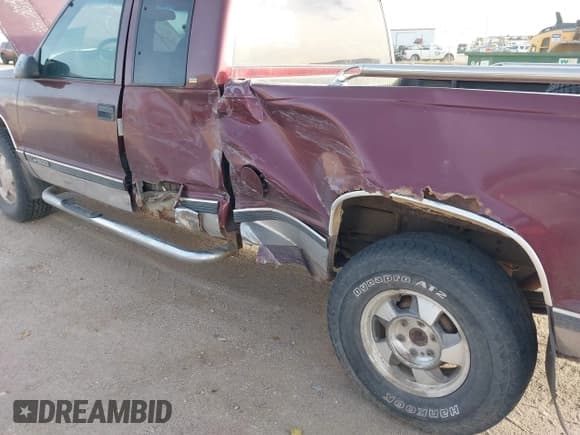 ✅ 1998 Chevrolet Silverado 1500 • VIN: 2GCEK19R0W1215205 • Lot: 43618019. Listed on IAAI with 181,860 mi. Free auction sales archive from the USA and detailed vehicle history report at DreamBid. Image 6.