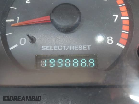 ✅ 2001 Ford Mustang GT Deluxe • VIN: 1FAFP42X01F121624 • Лот: 42365210. Опубликован ранее на IAAI с пробегом 199 088 миль. Бесплатный доступ к архиву аукционных продаж из США и подробный отчёт об истории автомобиля на DreamBid. Изображение 7.