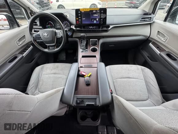 ✅ 2021 Toyota Sienna LE • VIN: 5TDKSKFC4MS036339 • Lot: 92942915. Listed on Copart with 203,232 mi. Free auction sales archive from the USA and detailed vehicle history report at DreamBid. Image 7.