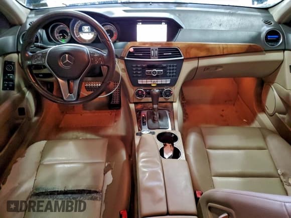 ✅ 2012 Mercedes-Benz C 300 Sport • VIN: WDDGF8BB8CA706616 • Lot: 95940025. Listed on Copart with 249,497 mi. Free auction sales archive from the USA and detailed vehicle history report at DreamBid. Image 8.